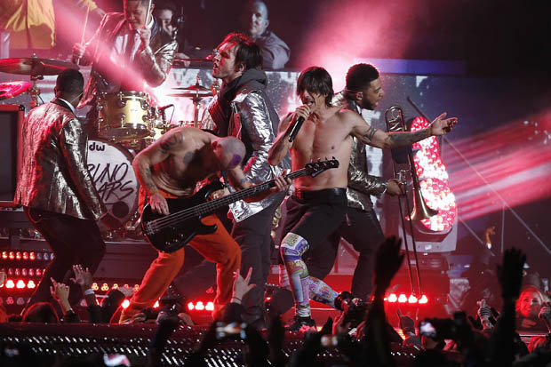 red-hot-chili-peppers-363887.jpg
